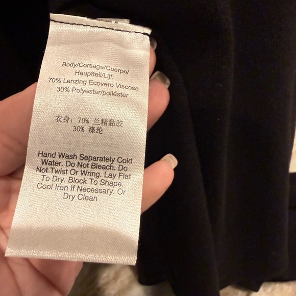 DKNY Women's Elegant Black Poncho - Picture 4 of 7